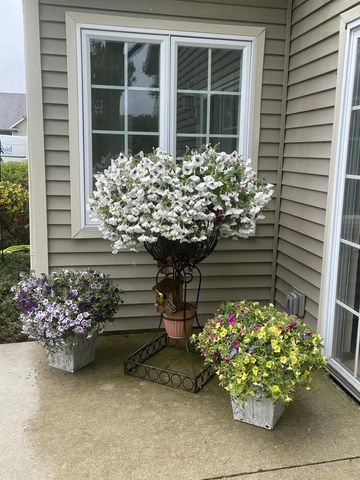 5332 S Butterfield WAY, Greenfield, WI 53221