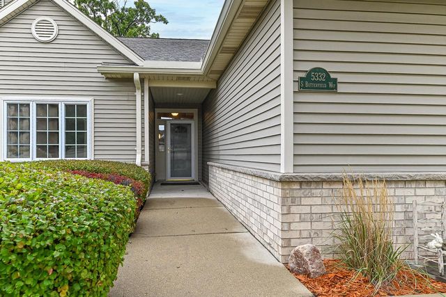5332 S Butterfield WAY, Greenfield, WI 53221