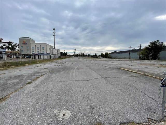 1010 N Highway 171, Lake Charles, LA 70601