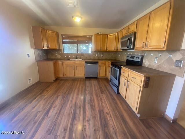 1249 E LAUREL Avenue, Gilbert, AZ 85234