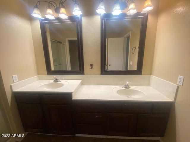 1249 E LAUREL Avenue, Gilbert, AZ 85234