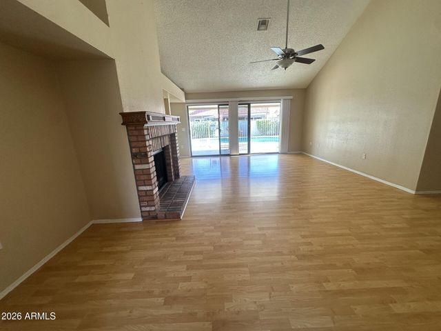 1249 E LAUREL Avenue, Gilbert, AZ 85234