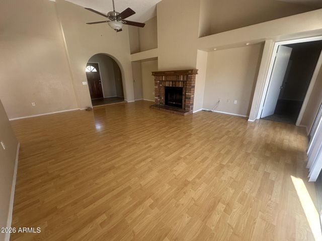 1249 E LAUREL Avenue, Gilbert, AZ 85234