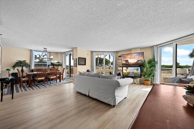 176 Helios Drive 106, Jupiter, FL 33477