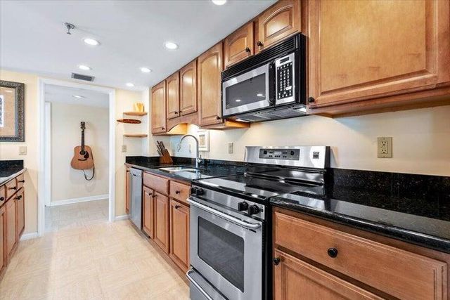 176 Helios Drive 106, Jupiter, FL 33477