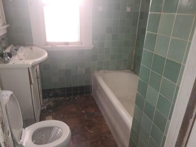 4520 N 41st STREET, Milwaukee, WI 53209