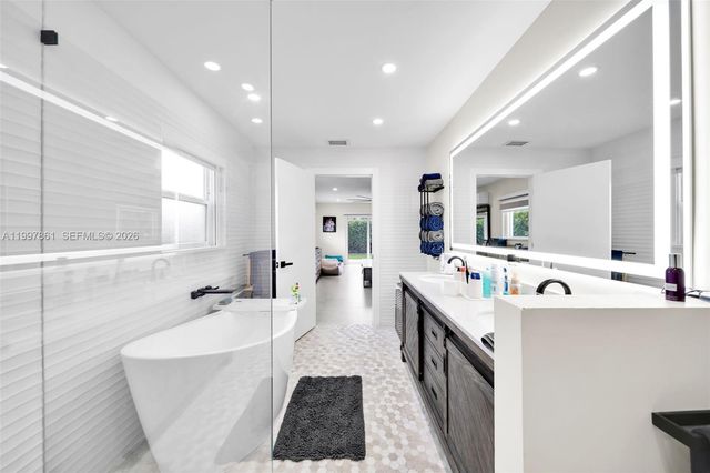 1574 Ricardo, Fort Myers, FL 33901