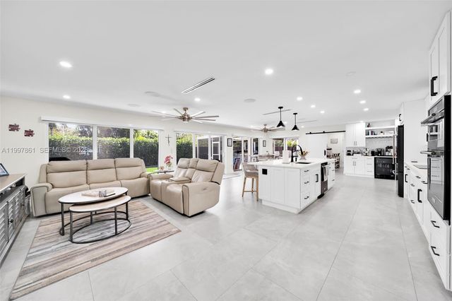 1574 Ricardo, Fort Myers, FL 33901