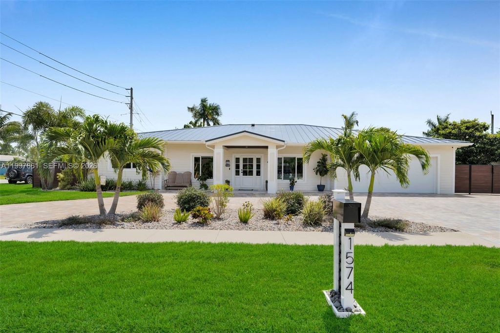 1574 Ricardo, Fort Myers, FL 33901