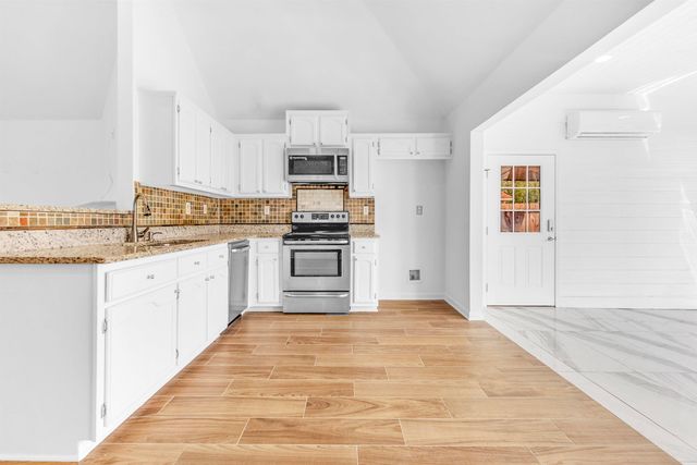 7893 COLLINS WOOD CV, Memphis, TN 38125