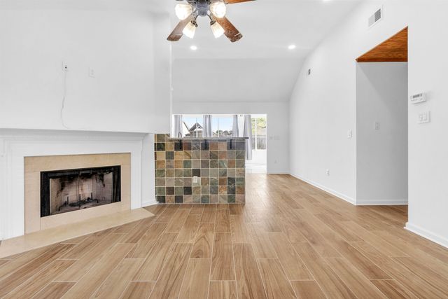 7893 COLLINS WOOD CV, Memphis, TN 38125