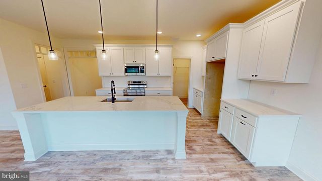 29 LAUSCH RD, Denver, PA 17517