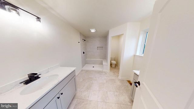 29 LAUSCH RD, Denver, PA 17517