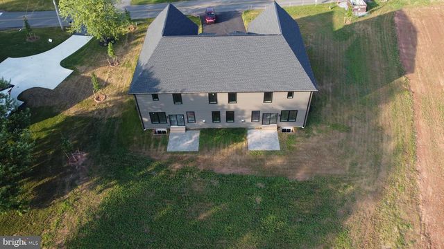 29 LAUSCH RD, Denver, PA 17517