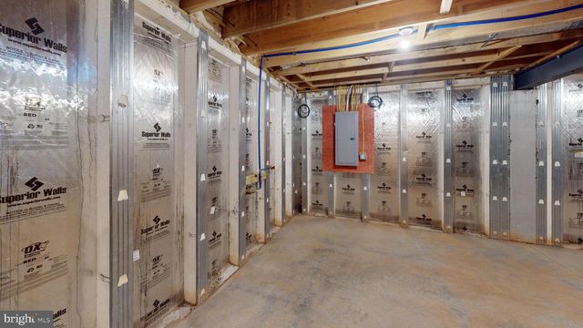 29 LAUSCH RD, Denver, PA 17517