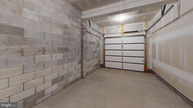 29 LAUSCH RD, Denver, PA 17517