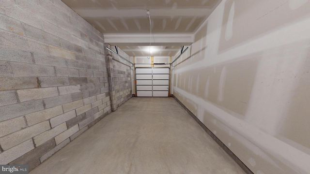 29 LAUSCH RD, Denver, PA 17517