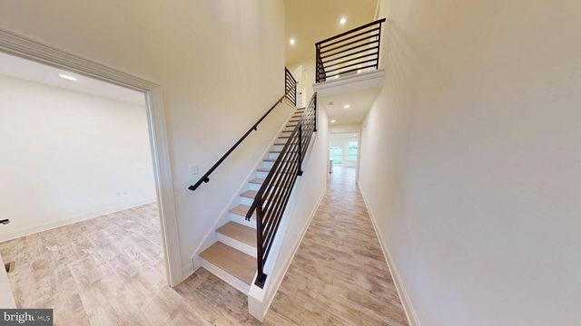 29 LAUSCH RD, Denver, PA 17517