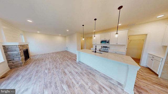 29 LAUSCH RD, Denver, PA 17517