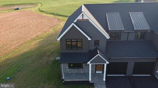 29 LAUSCH RD, Denver, PA 17517
