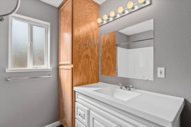 8550 Muletown Road, Redding, CA 96001