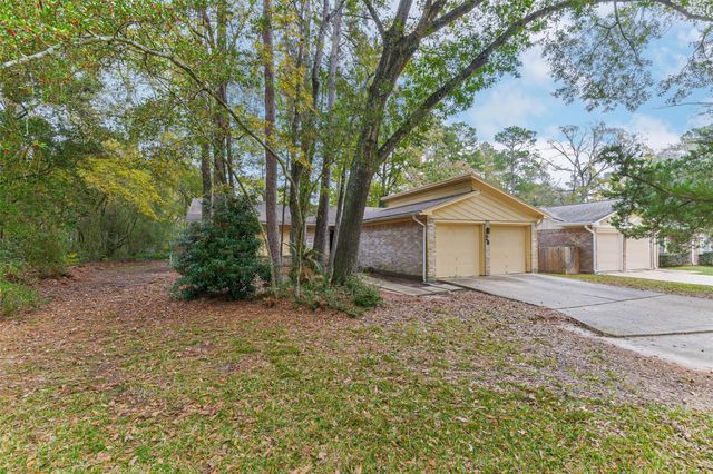 26 W Broken Oak Court, The Woodlands, TX 77381