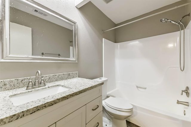 26 W Broken Oak Court, The Woodlands, TX 77381