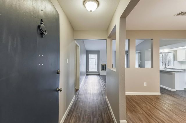 26 W Broken Oak Court, The Woodlands, TX 77381