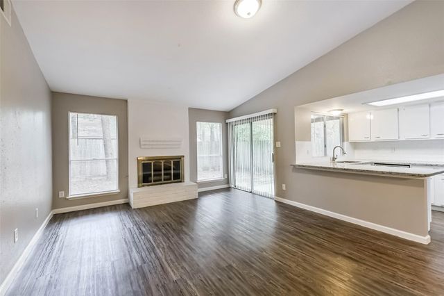 26 W Broken Oak Court, The Woodlands, TX 77381