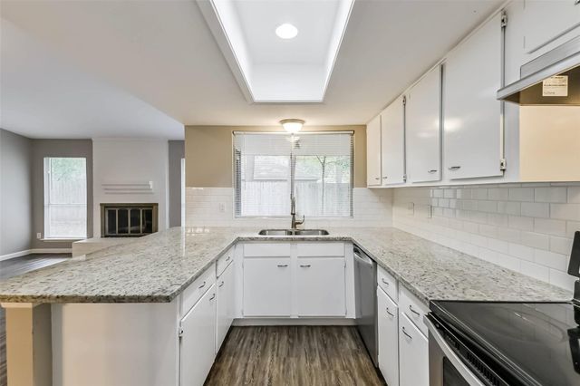 26 W Broken Oak Court, The Woodlands, TX 77381