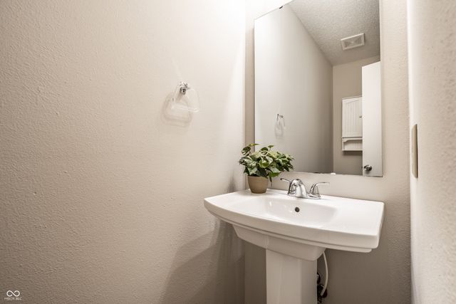 1224 Maple Trace Way, Sheridan, IN 46069