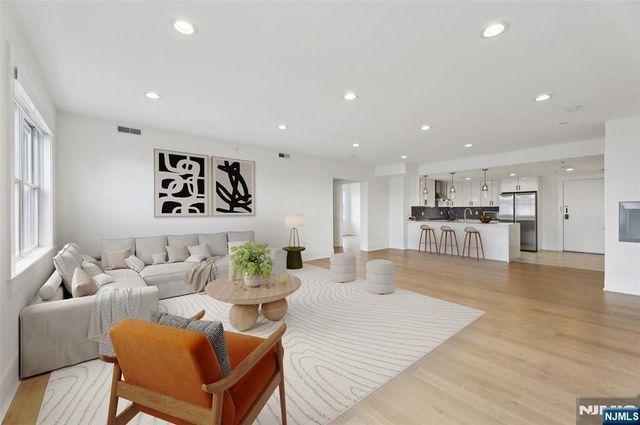 209-211 Hackensack Plank Road 5B, Weehawken, NJ 07086