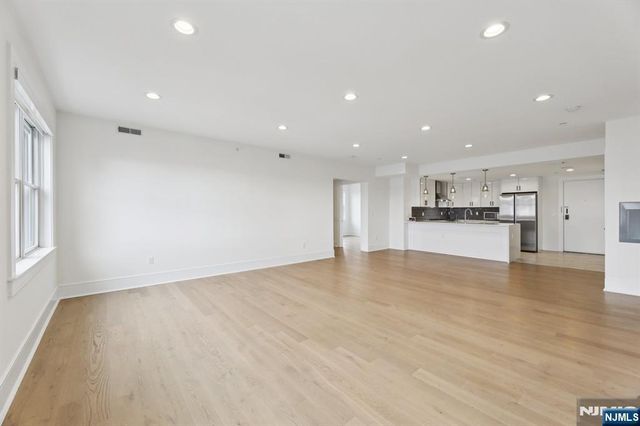 209-211 Hackensack Plank Road 5B, Weehawken, NJ 07086