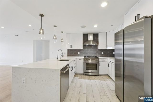 209-211 Hackensack Plank Road 5B, Weehawken, NJ 07086