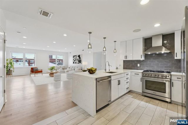 209-211 Hackensack Plank Road 5B, Weehawken, NJ 07086