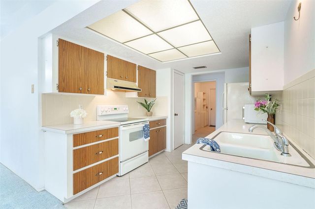 5833 S MIAMI ROAD, Venice, FL 34293