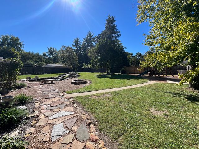 1358 N Ridgeview Drive, Indianapolis, IN 46219