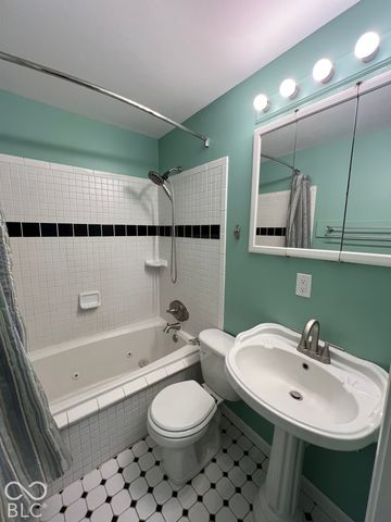 1358 N Ridgeview Drive, Indianapolis, IN 46219