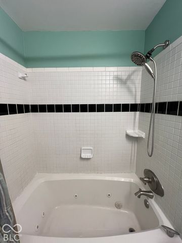 1358 N Ridgeview Drive, Indianapolis, IN 46219