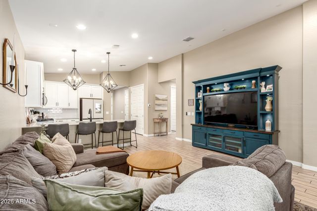 9624 E THUNDERBOLT Avenue, Mesa, AZ 85212