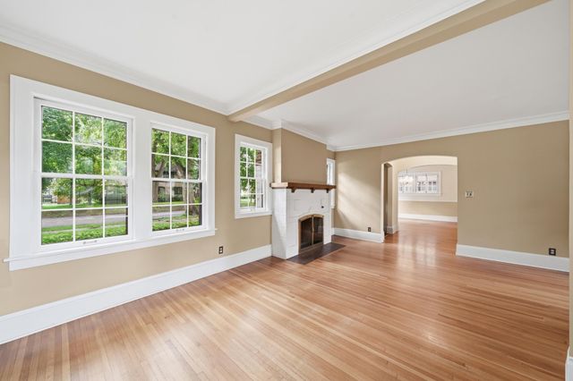 2189 Saint Clair Avenue, Saint Paul, MN 55105