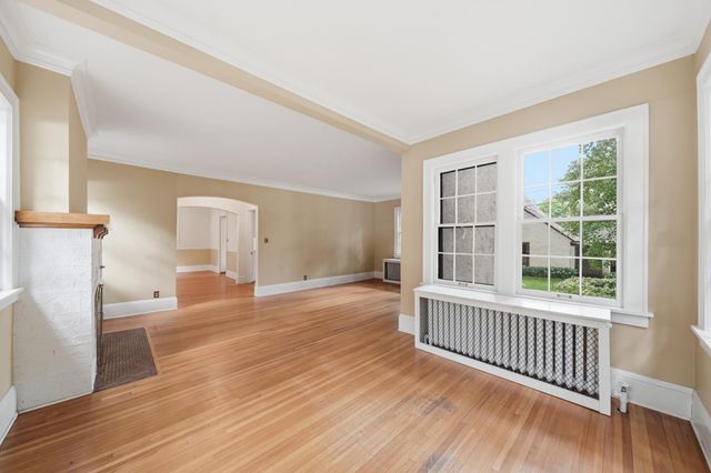 2189 Saint Clair Avenue, Saint Paul, MN 55105
