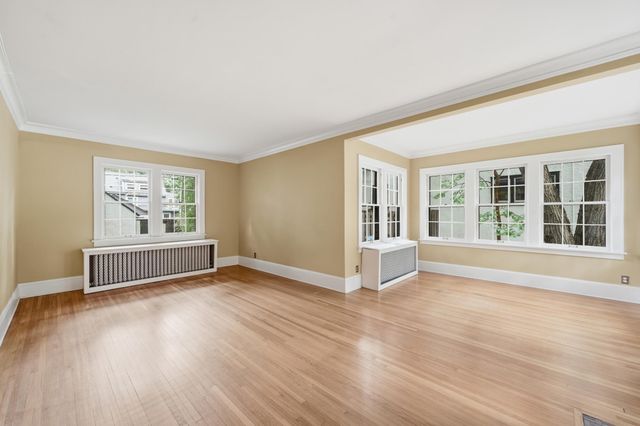 2189 Saint Clair Avenue, Saint Paul, MN 55105
