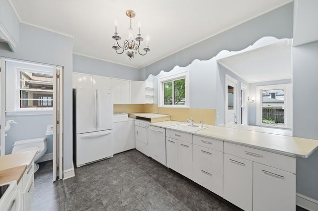 2189 Saint Clair Avenue, Saint Paul, MN 55105