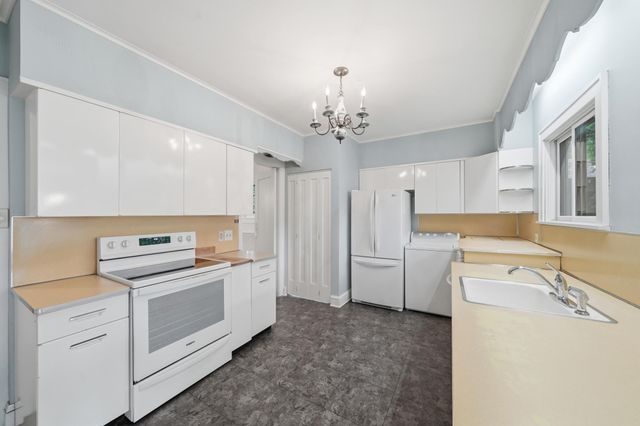 2189 Saint Clair Avenue, Saint Paul, MN 55105