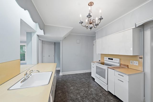2189 Saint Clair Avenue, Saint Paul, MN 55105