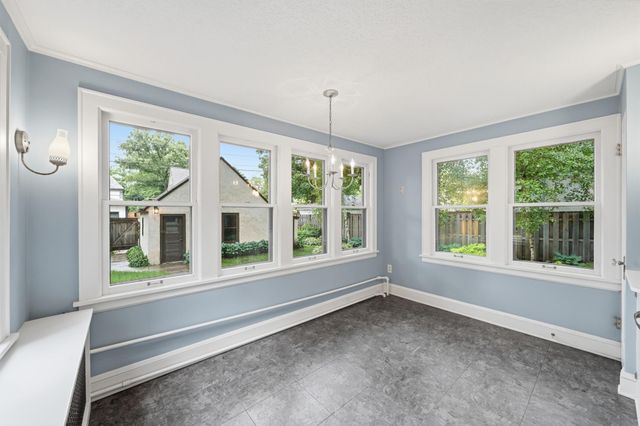 2189 Saint Clair Avenue, Saint Paul, MN 55105