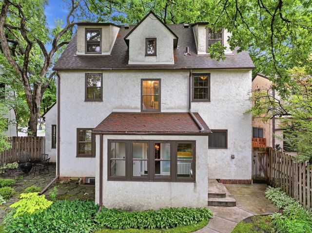 2189 Saint Clair Avenue, Saint Paul, MN 55105
