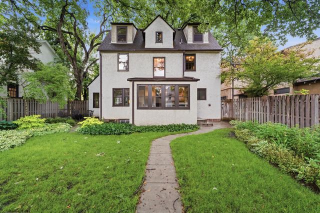 2189 Saint Clair Avenue, Saint Paul, MN 55105