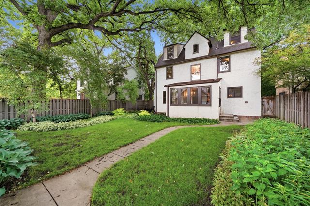 2189 Saint Clair Avenue, Saint Paul, MN 55105